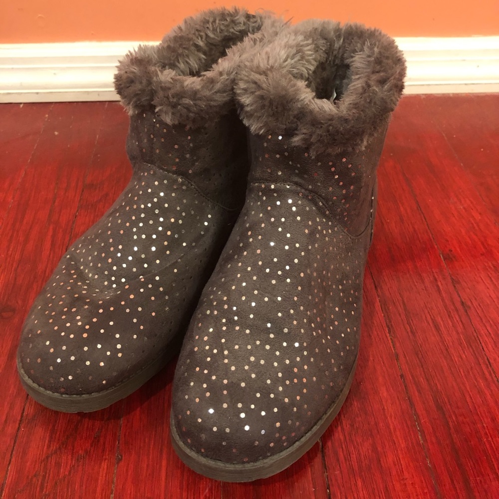 Size 6 - Gray Glitter Warm Boots